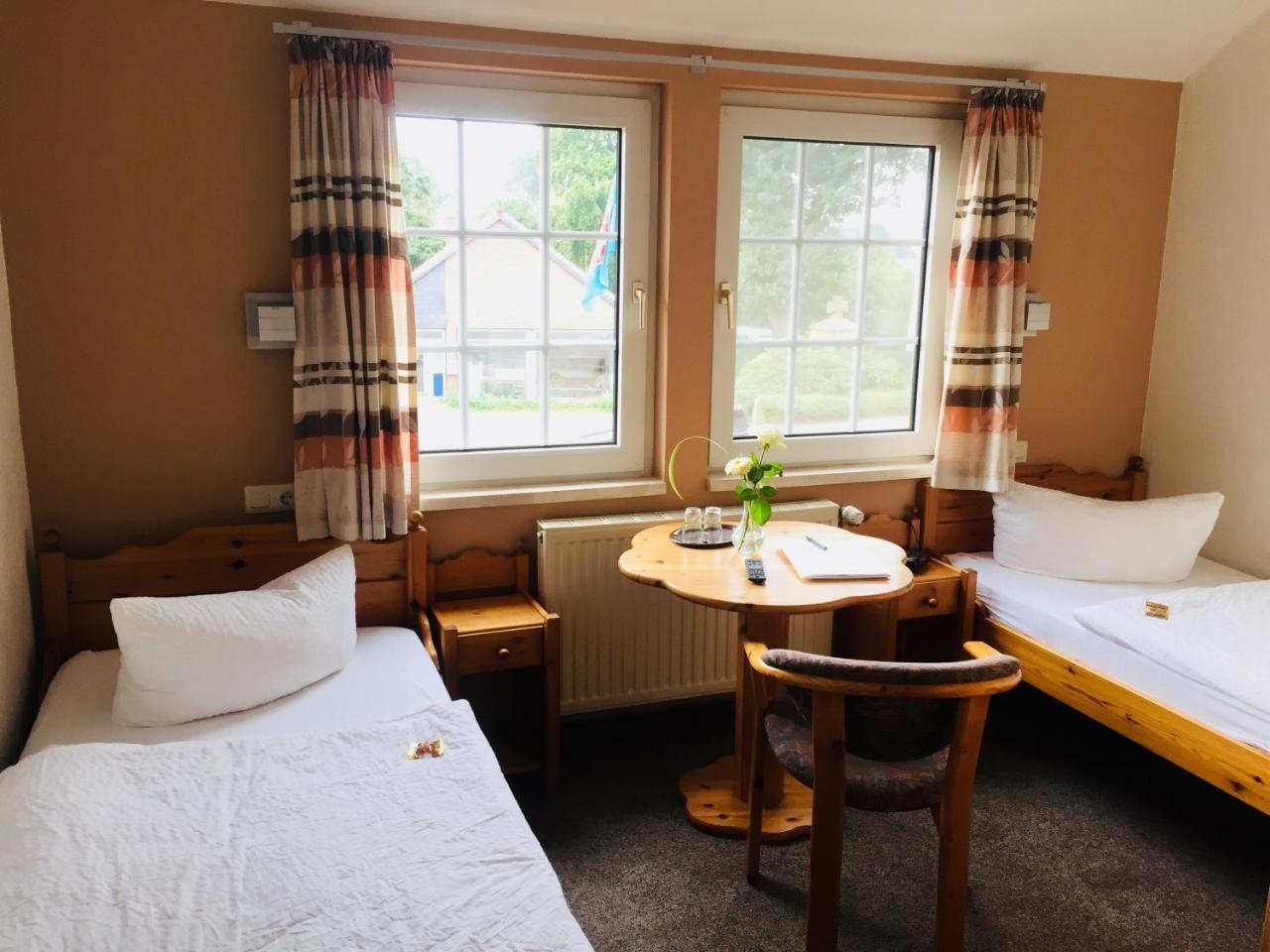 Hotel Wuelfers Gasthaus Gross Ippener エクステリア 写真
